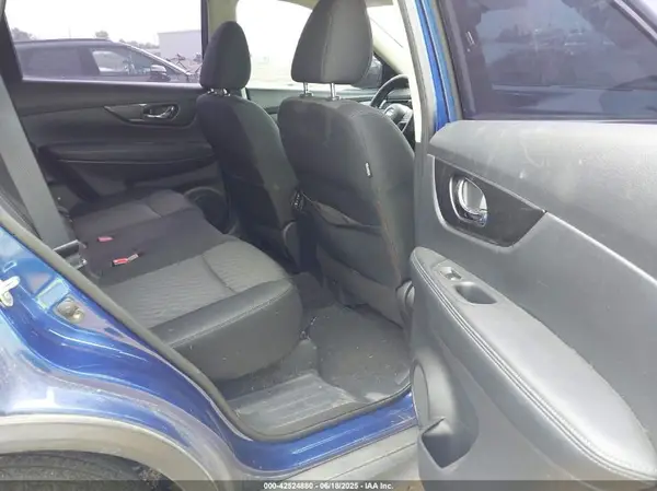 KNMAT2MV3HP560207 2017 NISSAN ROGUE - Image 8