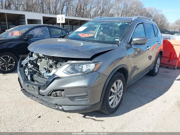 KNMAT2MV3HP566461 2017 NISSAN ROGUE - Image 2