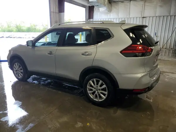 KNMAT2MV3HP566542 2017 NISSAN ROGUE - Image 2