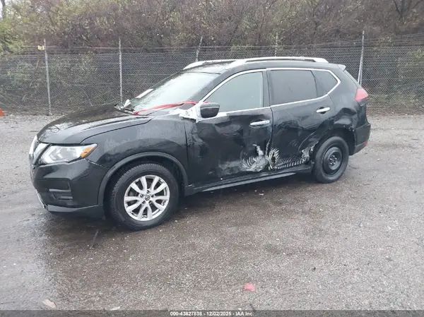 KNMAT2MV3HP575368 2017 NISSAN ROGUE - Image 2