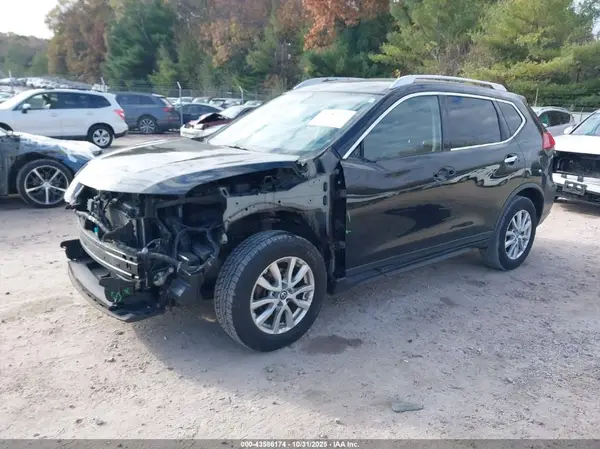 KNMAT2MV3HP582126 2017 NISSAN ROGUE - Image 2