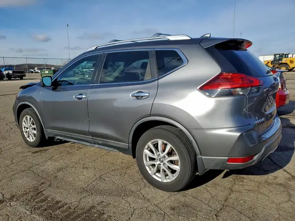 KNMAT2MV3HP591117 2017 NISSAN ROGUE - Image 2