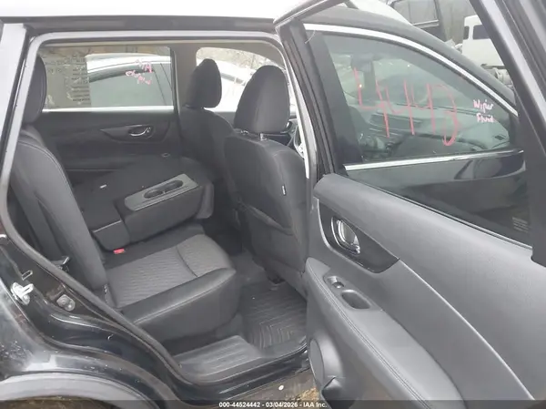 KNMAT2MV3HP592994 2017 NISSAN ROGUE - Image 8