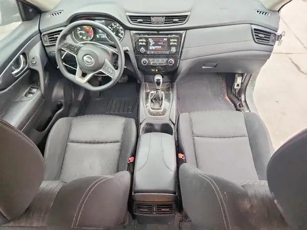KNMAT2MV3HP603671 2017 NISSAN ROGUE - Image 8