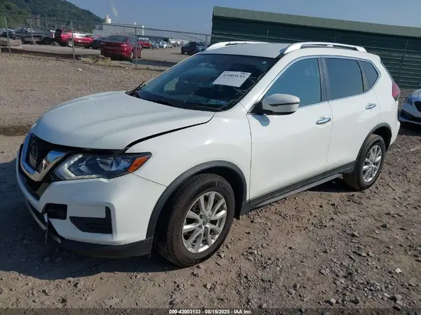 KNMAT2MV3HP606652 2017 NISSAN ROGUE - Image 2