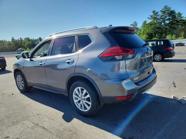 KNMAT2MV3HP607090 2017 NISSAN ROGUE - Image 2