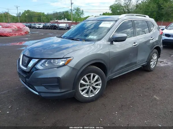 KNMAT2MV3HP609535 2017 NISSAN ROGUE - Image 2