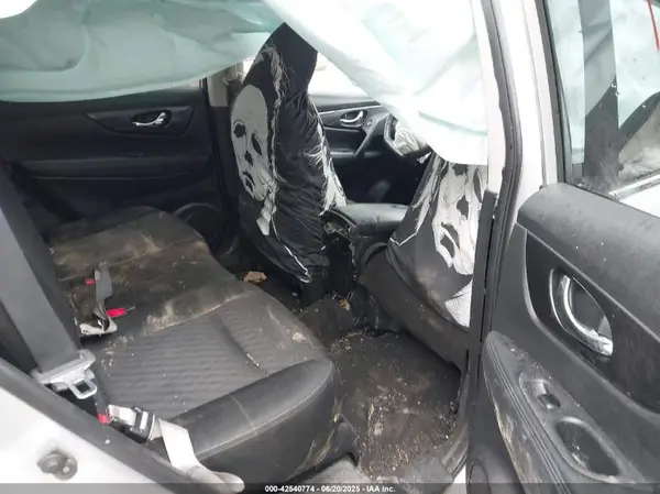 KNMAT2MV3HP611592 2017 NISSAN ROGUE - Image 8