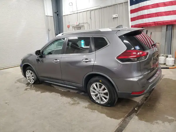 KNMAT2MV3HP615674 2017 NISSAN ROGUE - Image 2