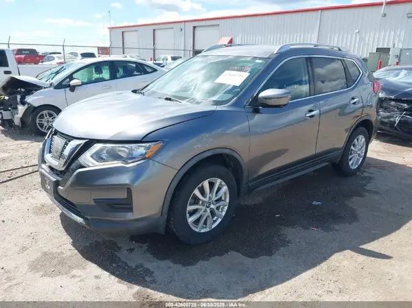KNMAT2MV3HP616971 2017 NISSAN ROGUE - Image 2