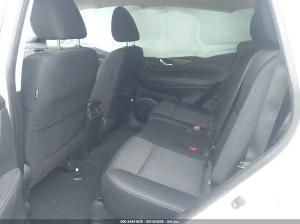 KNMAT2MV3HP617053 2017 NISSAN ROGUE - Image 8