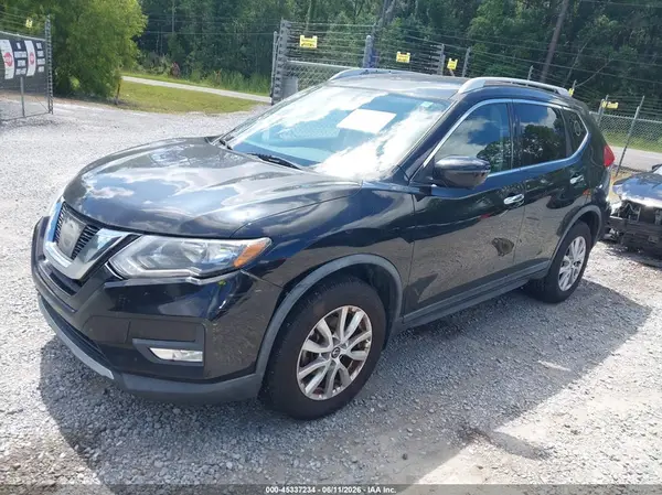 KNMAT2MV3HP618204 2017 NISSAN ROGUE - Image 2