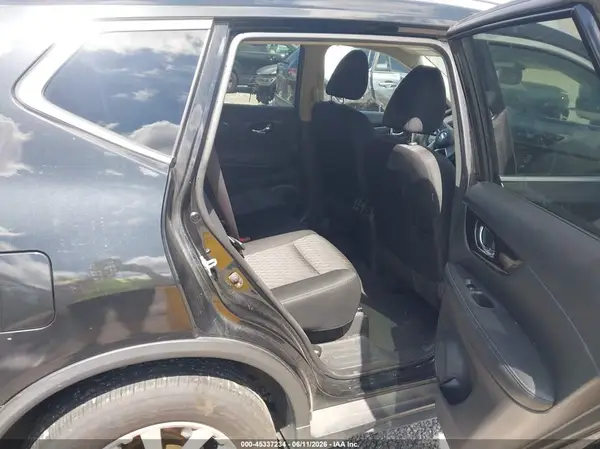 KNMAT2MV3HP618204 2017 NISSAN ROGUE - Image 8