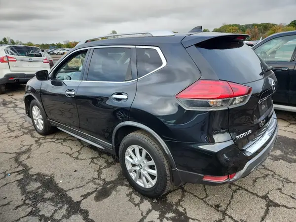 KNMAT2MV3HP619613 2017 NISSAN ROGUE - Image 2