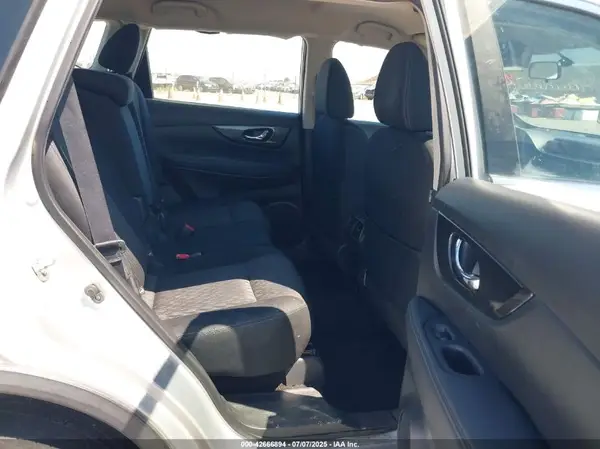 KNMAT2MV3JP500384 2018 NISSAN ROGUE - Image 8