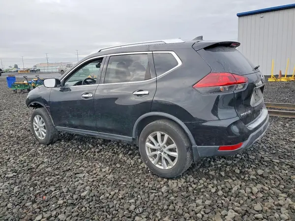 KNMAT2MV3JP503057 2018 NISSAN ROGUE - Image 2