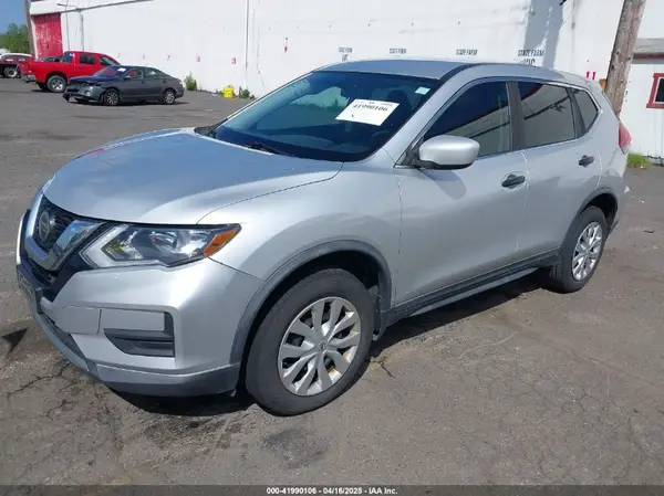 KNMAT2MV3JP505925 2018 NISSAN ROGUE - Image 2