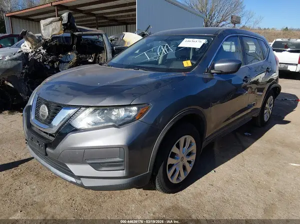 KNMAT2MV3JP506458 2018 NISSAN ROGUE - Image 2