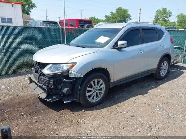 KNMAT2MV3JP508114 2018 NISSAN ROGUE - Image 2