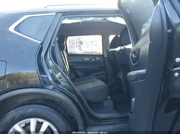 KNMAT2MV3JP510056 2018 NISSAN ROGUE - Image 8