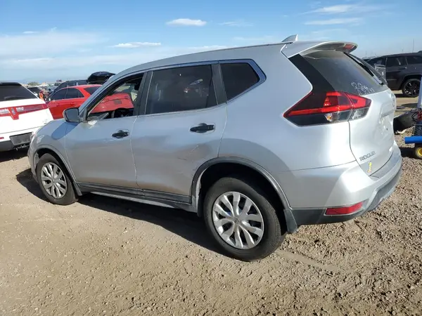 KNMAT2MV3JP512731 2018 NISSAN ROGUE - Image 2
