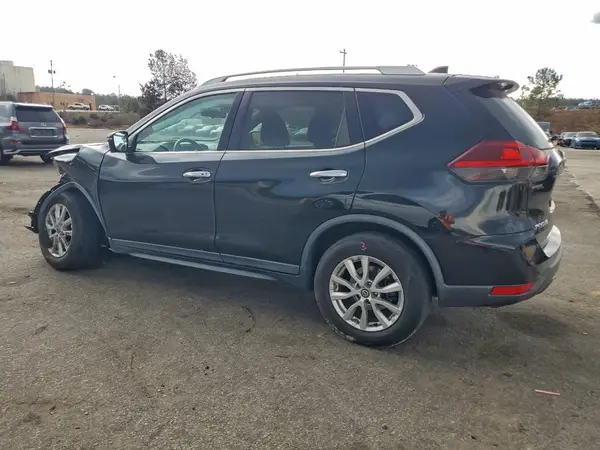 KNMAT2MV3JP517380 2018 NISSAN ROGUE - Image 2