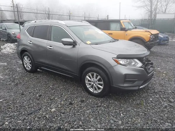 KNMAT2MV3JP522238 2018 NISSAN ROGUE - Image 1