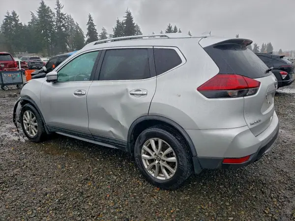 KNMAT2MV3JP522501 2018 NISSAN ROGUE - Image 2