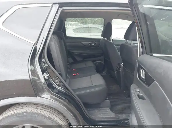KNMAT2MV3JP524975 2018 NISSAN ROGUE - Image 8