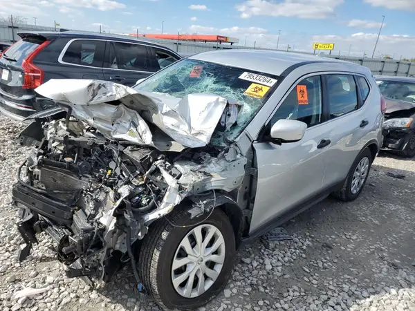 KNMAT2MV3JP525690 2018 NISSAN ROGUE - Image 1