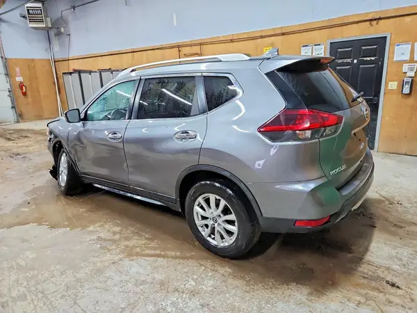 KNMAT2MV3JP526399 2018 NISSAN ROGUE - Image 2