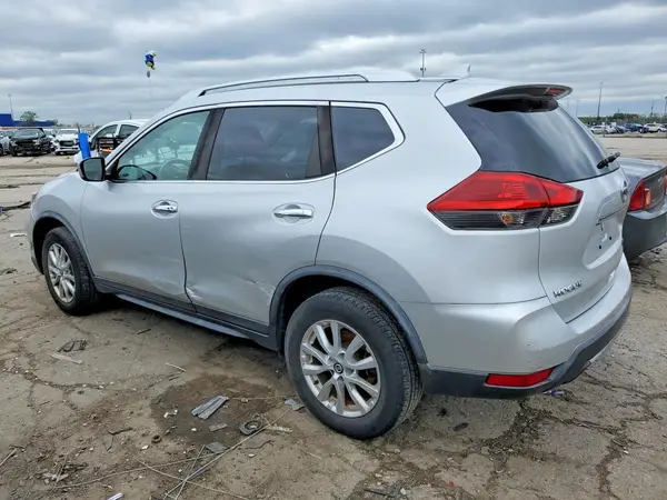 KNMAT2MV3JP528198 2018 NISSAN ROGUE - Image 2