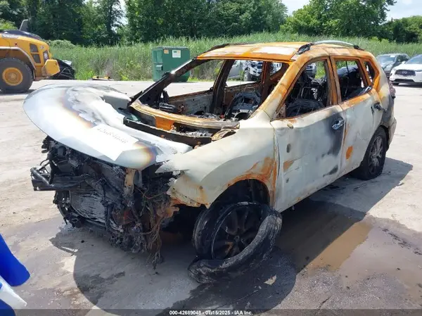 KNMAT2MV3JP530291 2018 NISSAN ROGUE - Image 2