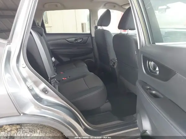 KNMAT2MV3JP532137 2018 NISSAN ROGUE - Image 8