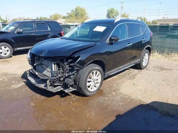 KNMAT2MV3JP533319 2018 NISSAN ROGUE - Image 2