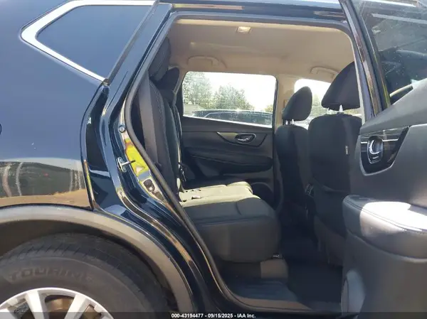 KNMAT2MV3JP533319 2018 NISSAN ROGUE - Image 8