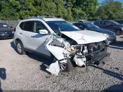 KNMAT2MV3JP533420 2018 NISSAN ROGUE