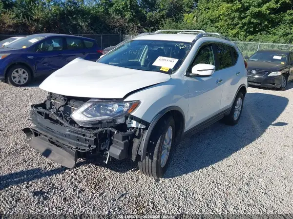 KNMAT2MV3JP533420 2018 NISSAN ROGUE - Image 2