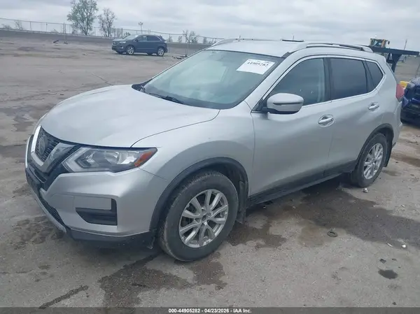 KNMAT2MV3JP534812 2018 NISSAN ROGUE - Image 2