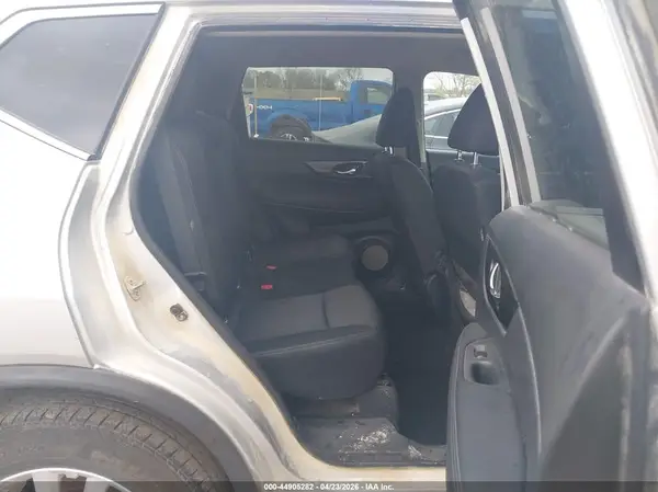 KNMAT2MV3JP534812 2018 NISSAN ROGUE - Image 8