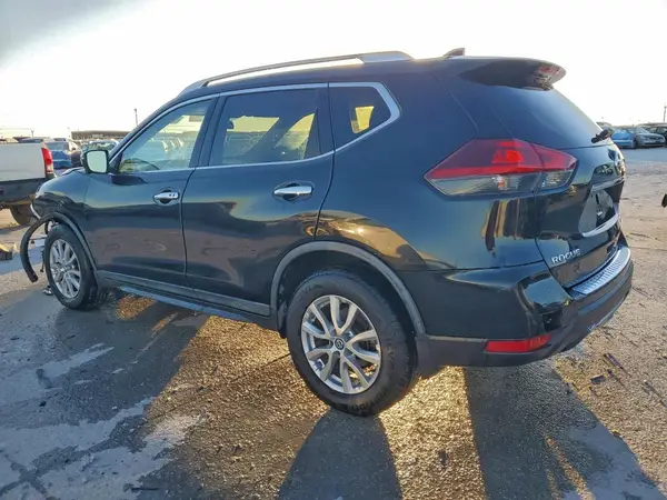 KNMAT2MV3JP536074 2018 NISSAN ROGUE - Image 2