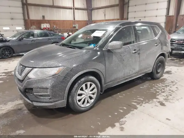 KNMAT2MV3JP538178 2018 NISSAN ROGUE - Image 2