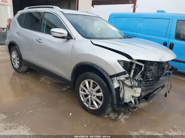 KNMAT2MV3JP540299 2018 NISSAN ROGUE - Image 1