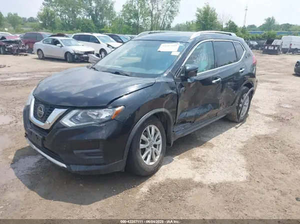 KNMAT2MV3JP543817 2018 NISSAN ROGUE - Image 2