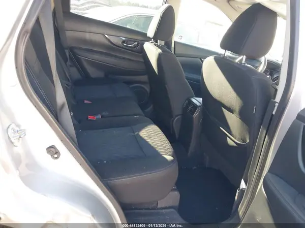 KNMAT2MV3JP543915 2018 NISSAN ROGUE - Image 8
