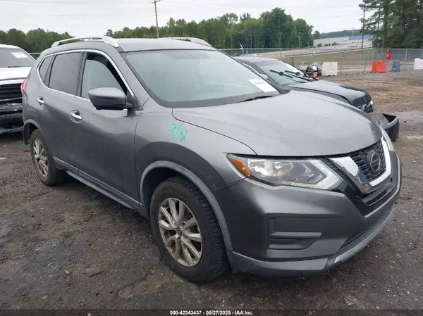 KNMAT2MV3JP546720 2018 NISSAN ROGUE - Image 1