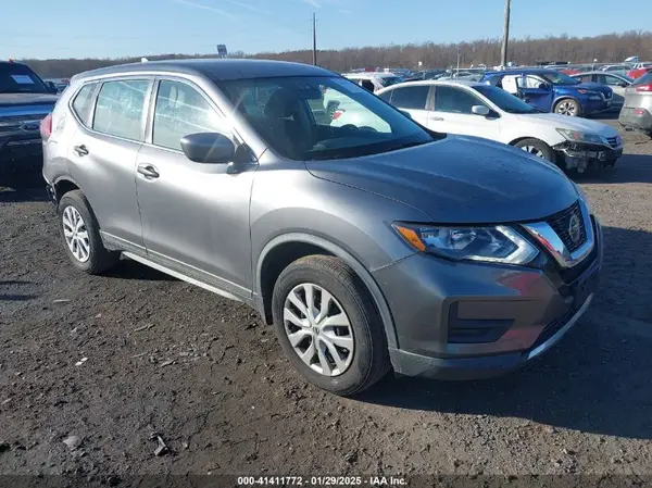 KNMAT2MV3JP552744 2018 NISSAN ROGUE - Image 1