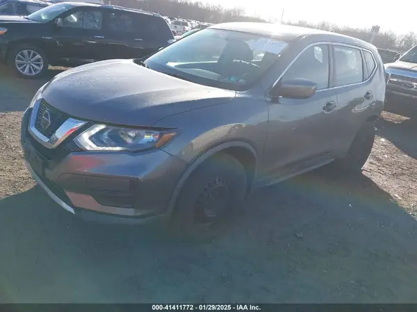 KNMAT2MV3JP552744 2018 NISSAN ROGUE - Image 2