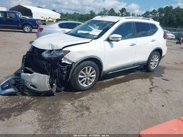 KNMAT2MV3JP552923 2018 NISSAN ROGUE - Image 2