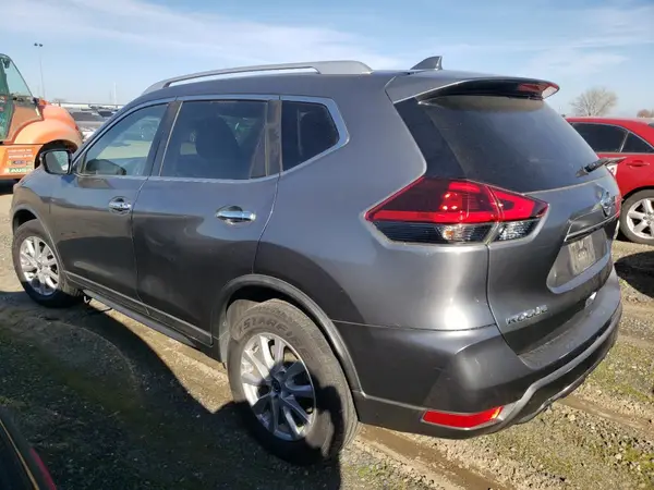 KNMAT2MV3JP555711 2018 NISSAN ROGUE - Image 2